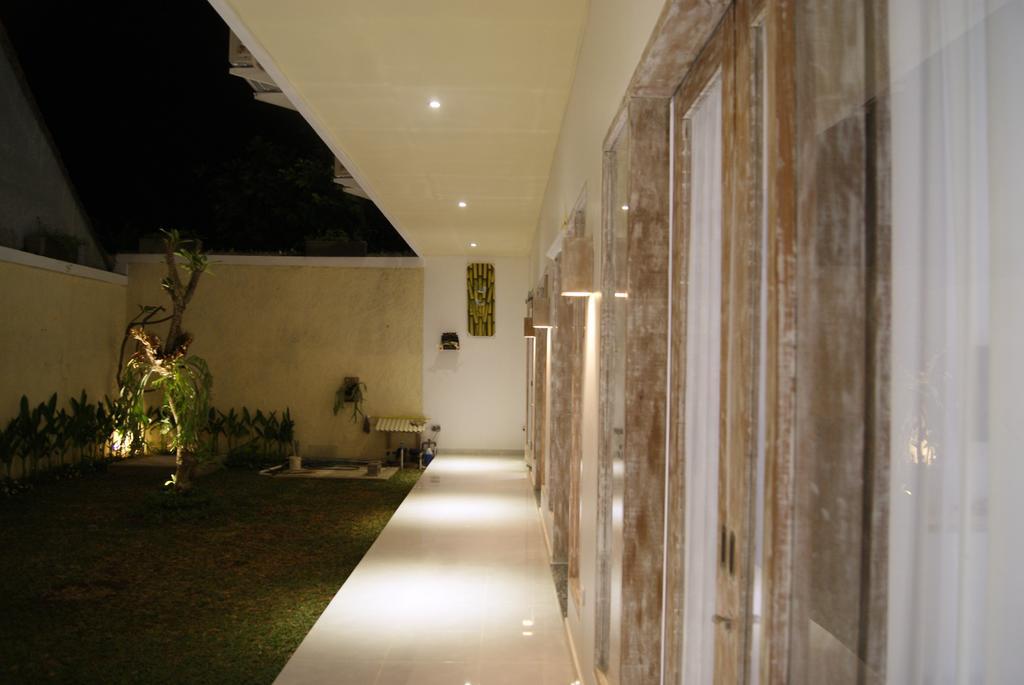 Sugiras Living Wisma tamu