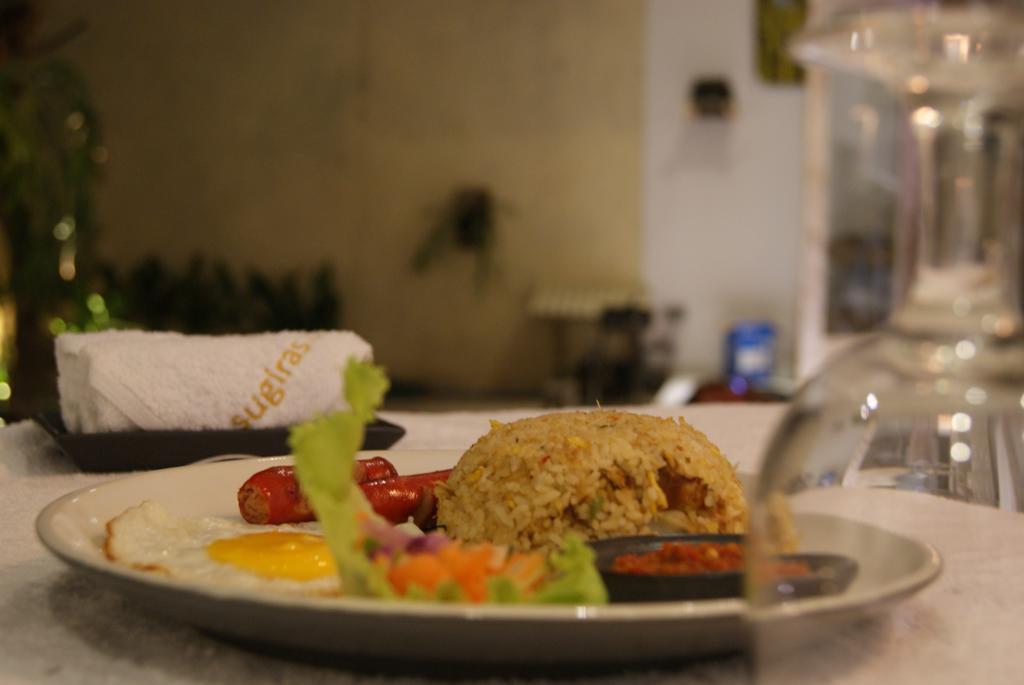 Sugiras Living Wisma tamu Denpasar (Bali)